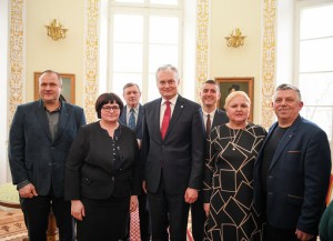 Prezidentas su Vilkaviškio bendruomeniečiais