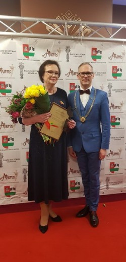 Meras E.Pilypaitis su nominante O. Baltrušaitiene